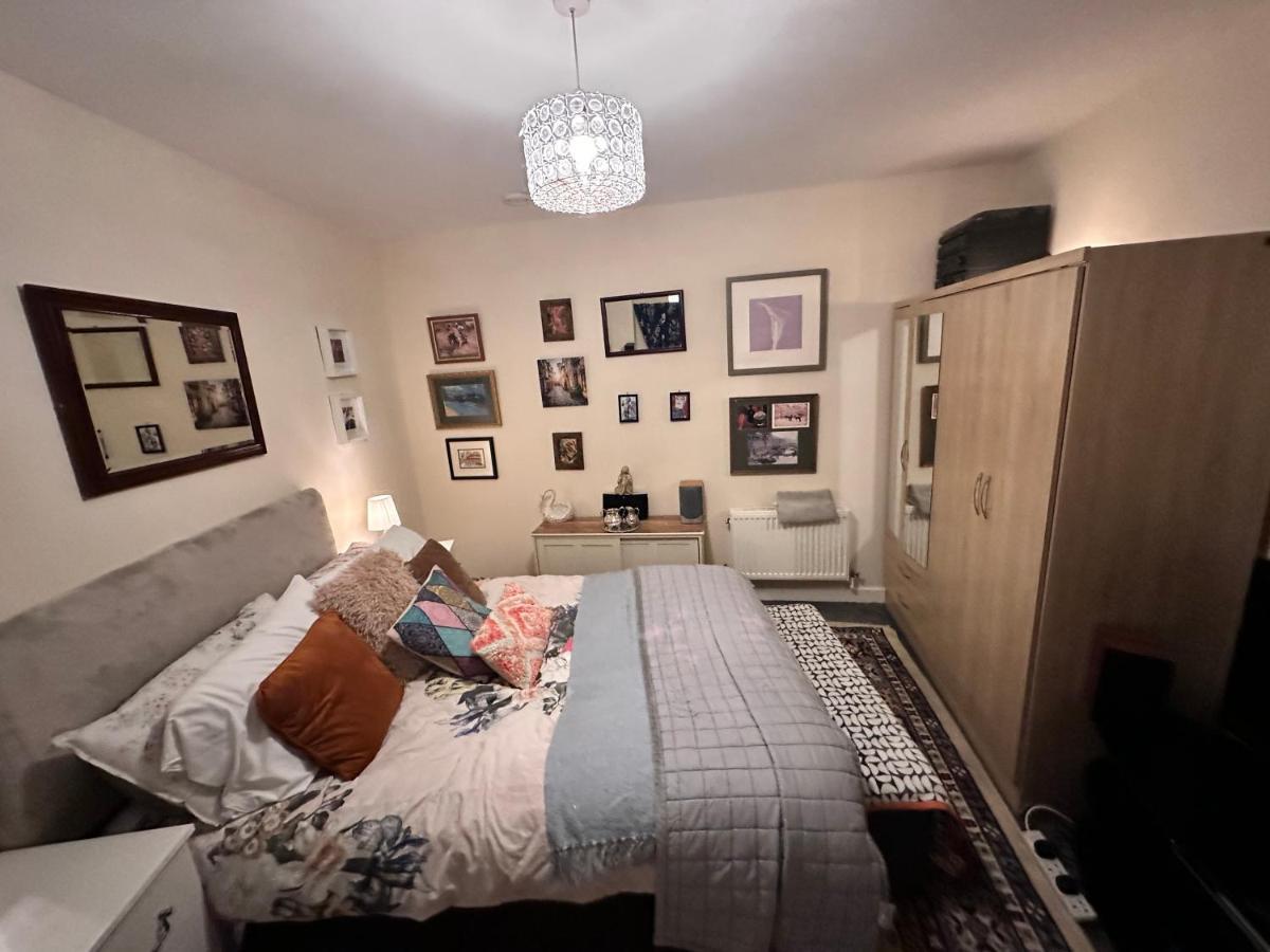 Private Room. In Zone 2 In Cousy Flat Séjour chez l'habitant Londres